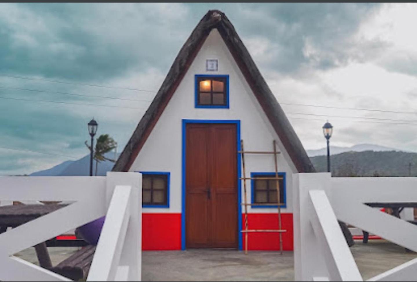 Triangle Huts Hotel Pagudpud Buitenkant foto