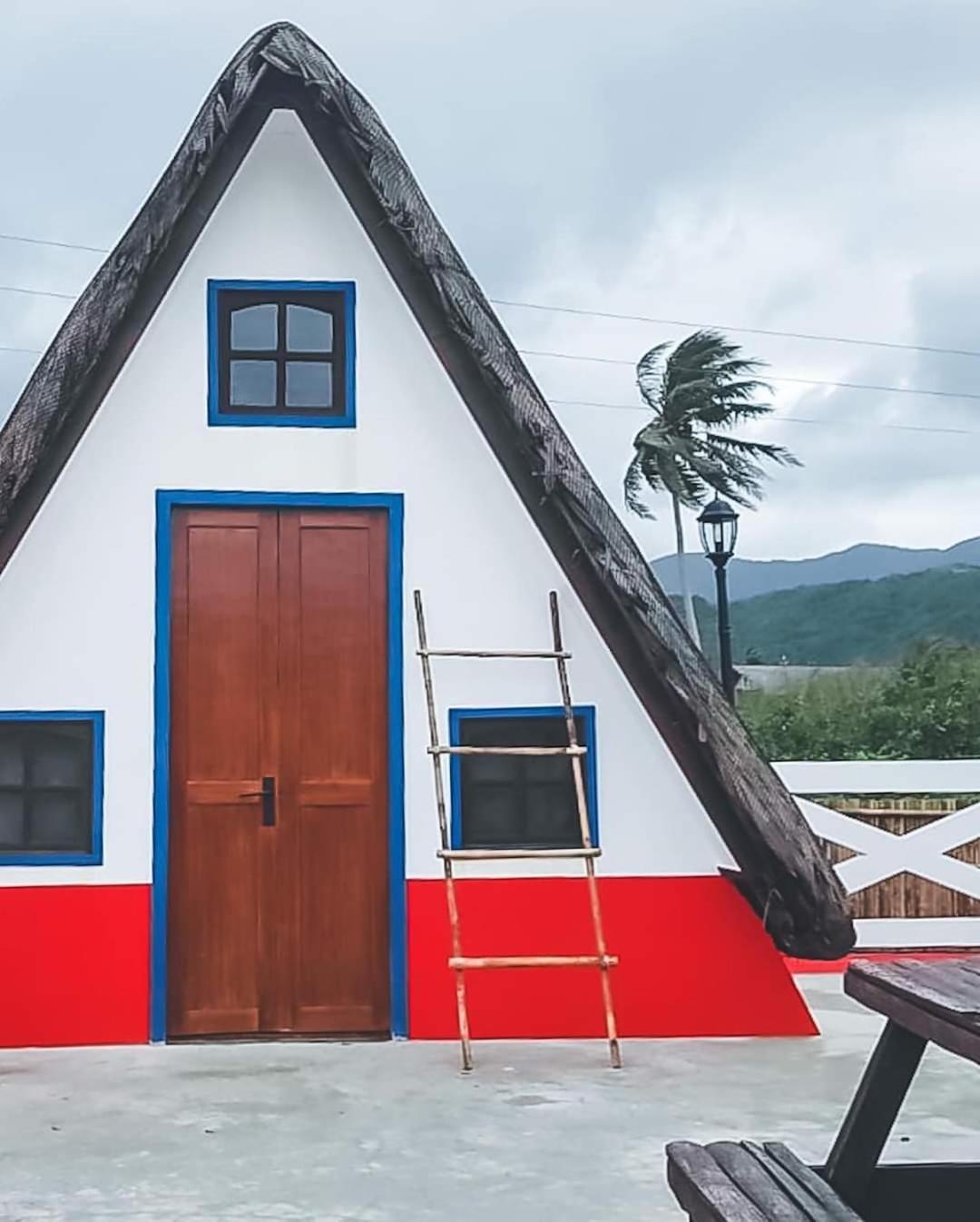 Triangle Huts Hotel Pagudpud Buitenkant foto