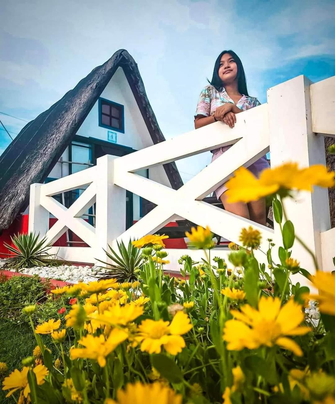 Triangle Huts Hotel Pagudpud Buitenkant foto